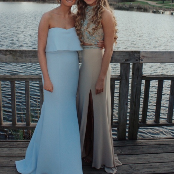 PROM DRESS! - Picture 2 of 4